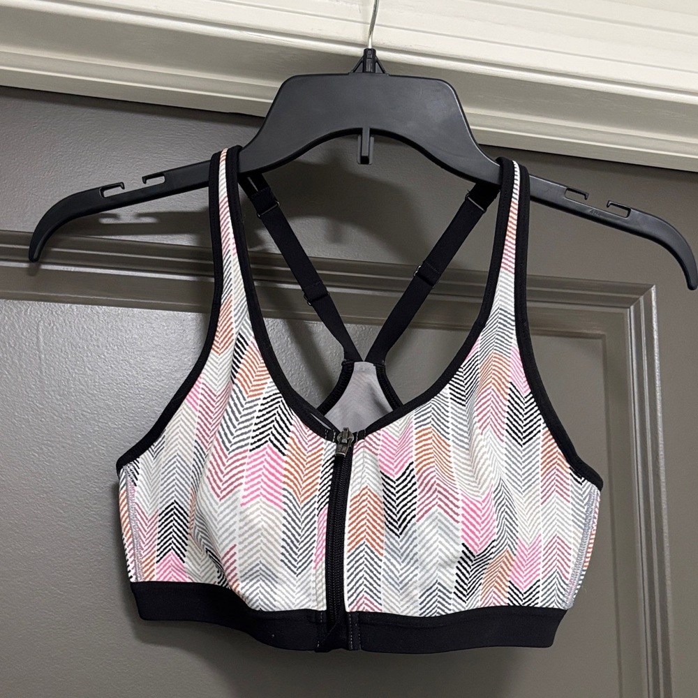 Victoria's Secret Sport Knockout Front-Close Sports Bra 34B